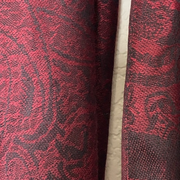 Like new pashmina blend fringe burgundy scarf wrap - Picture 6 of 6